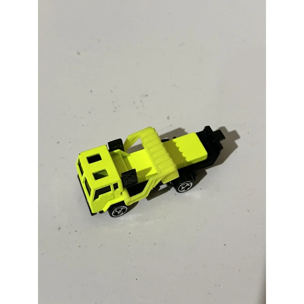 Vintage Hot Wheels Lot of 10 Trucks 80's 90's‎ Metal